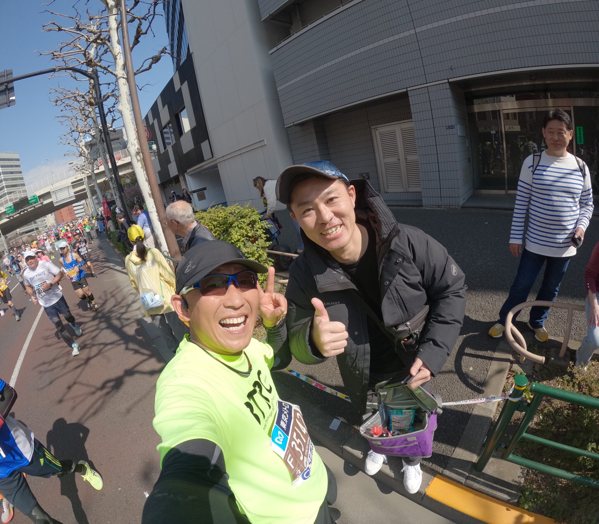 2025年の東京マラソンで応援に来てくれた友人と！最高の思い出！